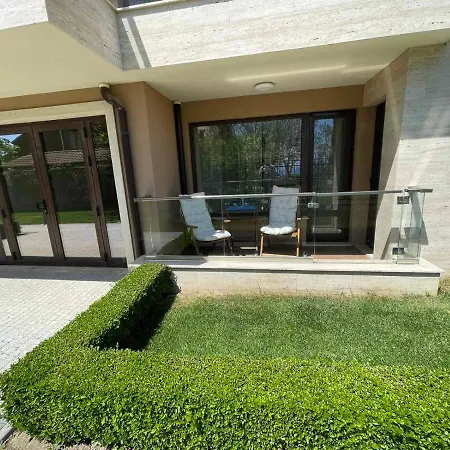 Elegance Апартамент *